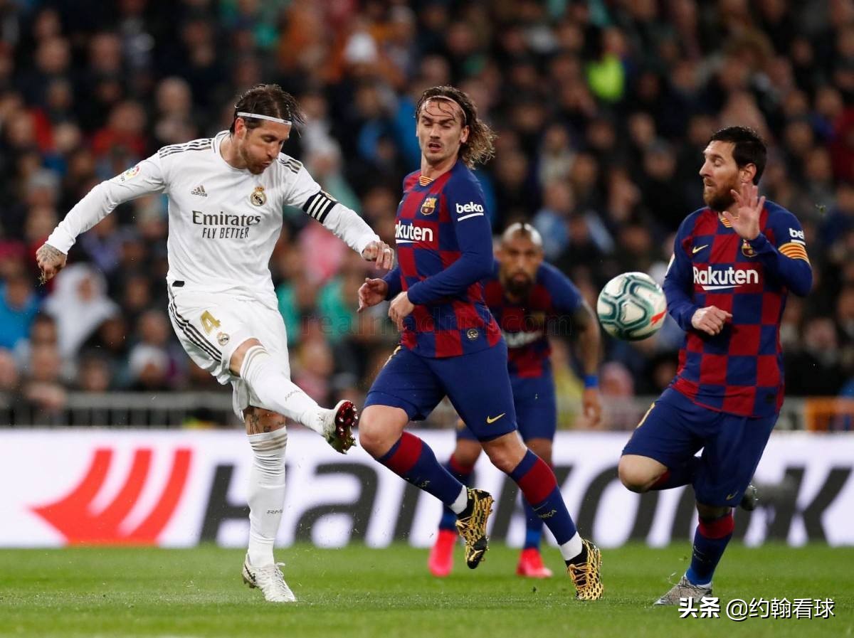 c罗进球台上小球迷,当c罗面做c罗庆祝动作