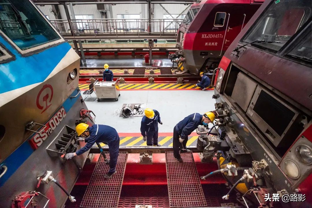 抗击疫情守护平安摄影征稿,战疫情保春运铁路警察在行动