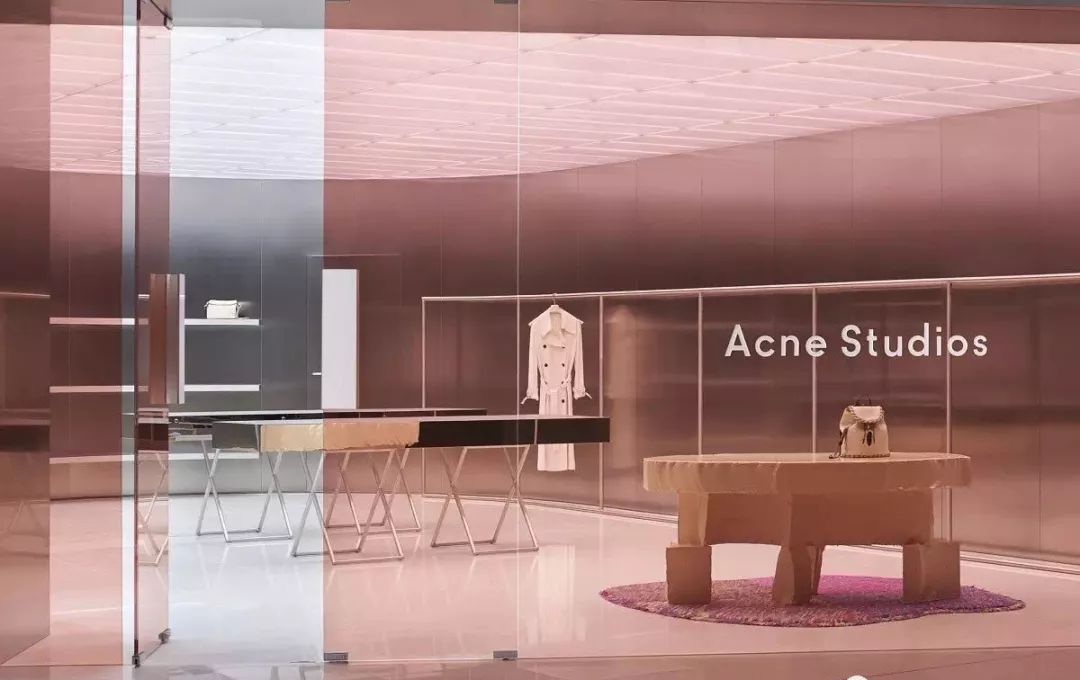 全球仅50多家店、年销售2亿欧元的Acne，门头竟然无LOGO？