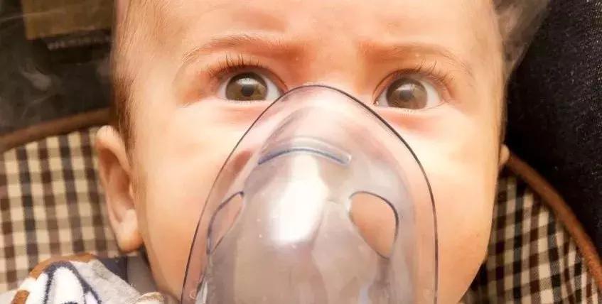 儿童反射性咳嗽,宝宝的咳嗽声像是要吐一样