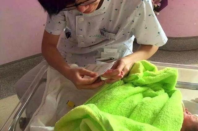 足跟血和听力筛查都是出生几天做,宝宝出生足底血查什么