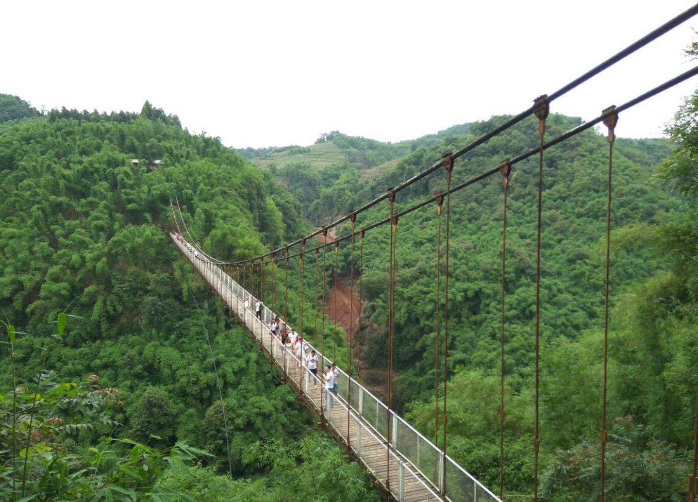 成都一天来回的爬山景点,成都一天爬山来回的景点