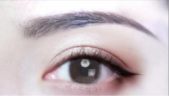 一字眉眉形的画法,一字眉用什么眉形好看