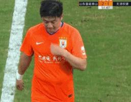 当中国男足脱掉上衣，你就知道他们为何难以崛起？