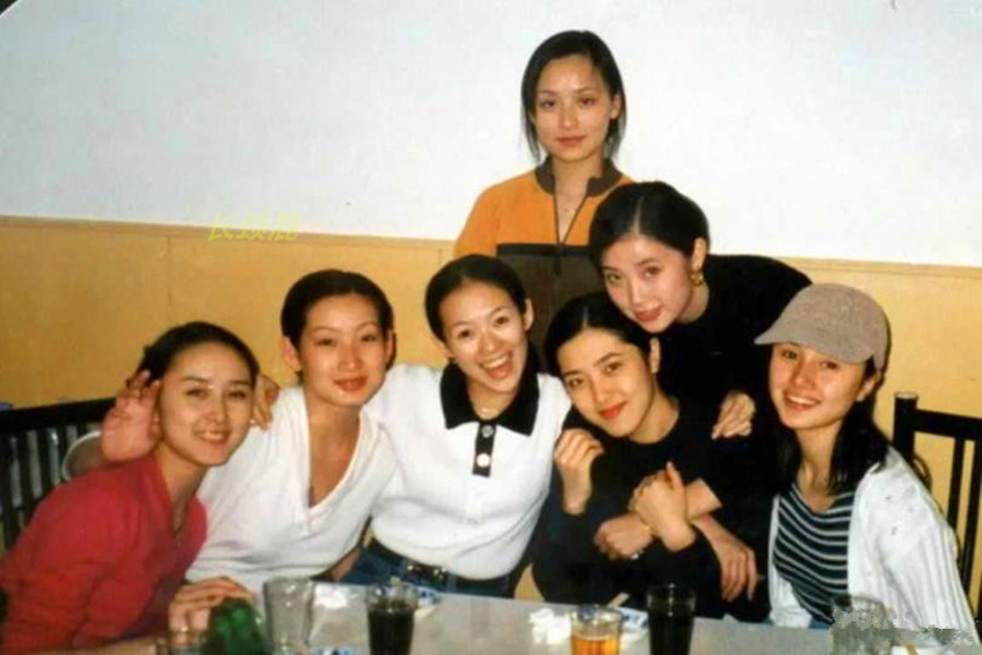 颜值不够美颜来凑年龄大就装嫩,颜值不够才艺来凑