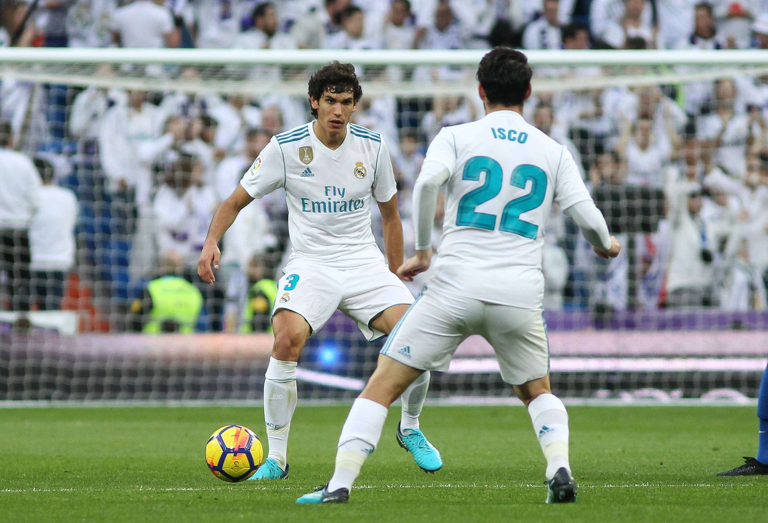 他18岁加盟皇马,22岁欧青赛捧杯,如今刚满23岁却已不知路在何方