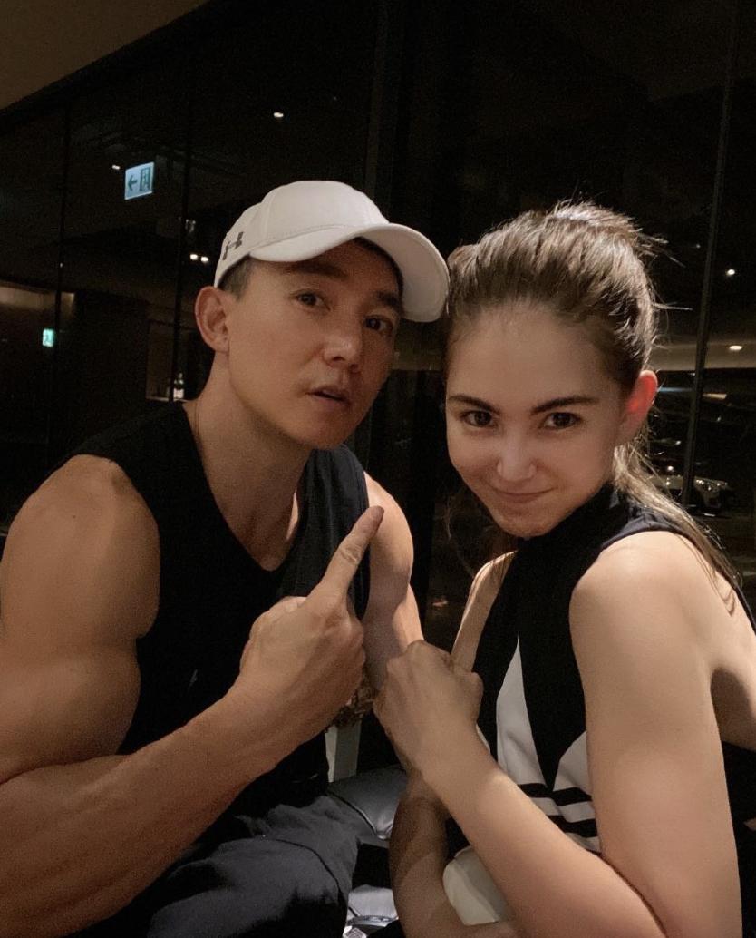 刘畊宏给周杰伦刷奶茶礼物,周杰伦生日照顾刘畊宏