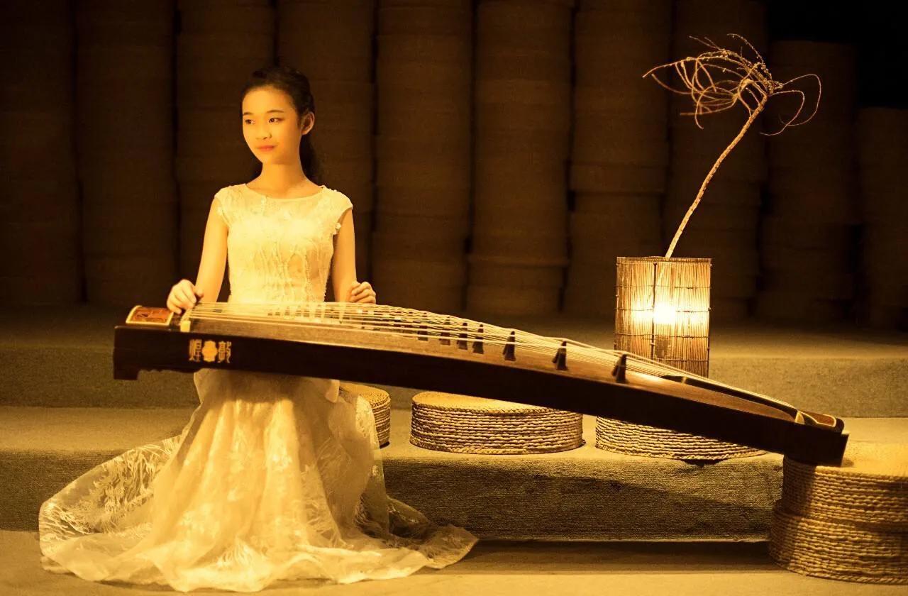 买古筝都带什么配件,买古筝一般带古筝架吗