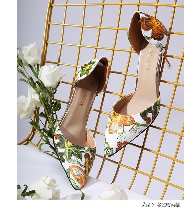 气质高级感粗跟尖头鞋,女生优雅风穿搭尖头细跟鞋