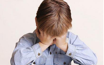 如何正确引导孩子爱臭美,孩子臭美是什么原因