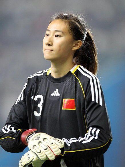 女足国门王飞宣布退役,中国最美女兵退役