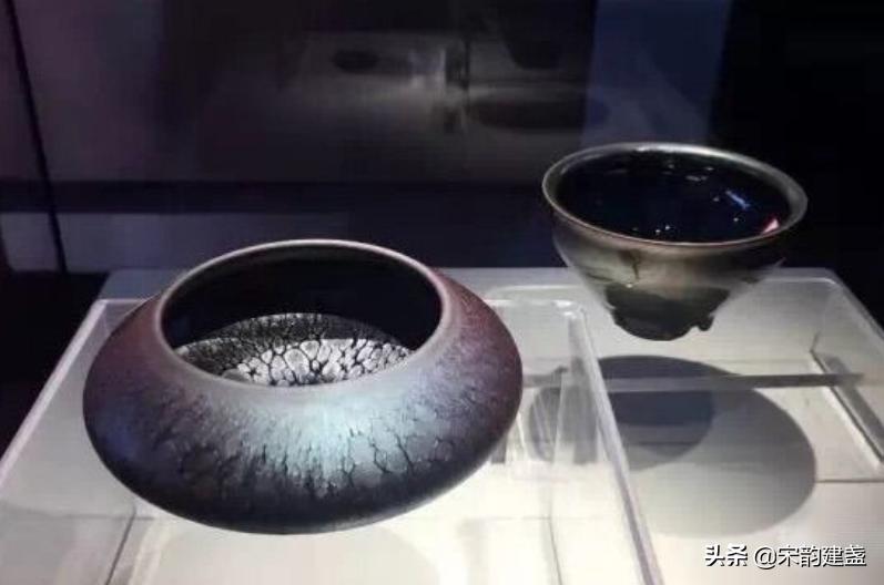 为什么建盏的茶杯每一个都不一样,瓷茶盏和建盏有什么区别