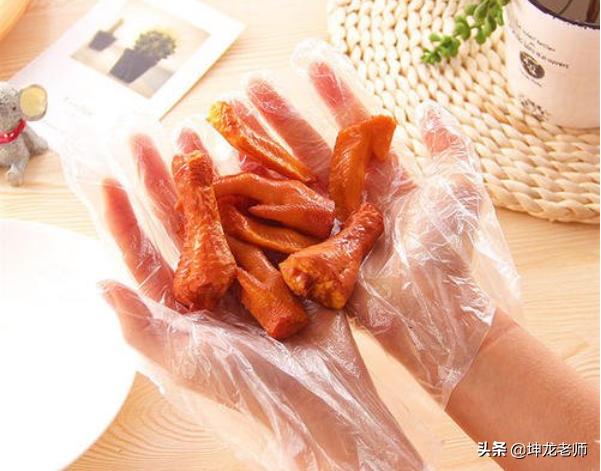 90后创业卖小吃年收入700万,90后女白领辞职卖自创小吃