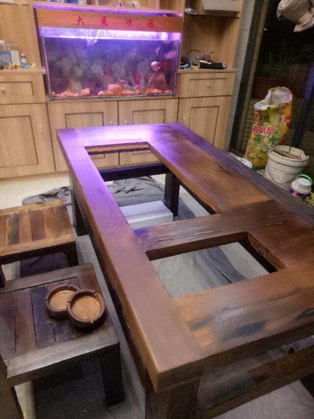 别人不要木头，拿回家做了张茶桌