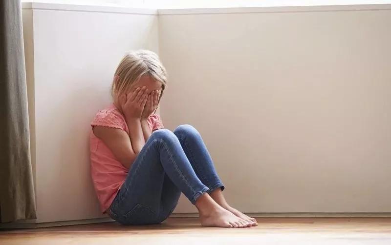 “爸爸，你趴在妈身上干什么呢？你的回答，可能改变孩子的一生