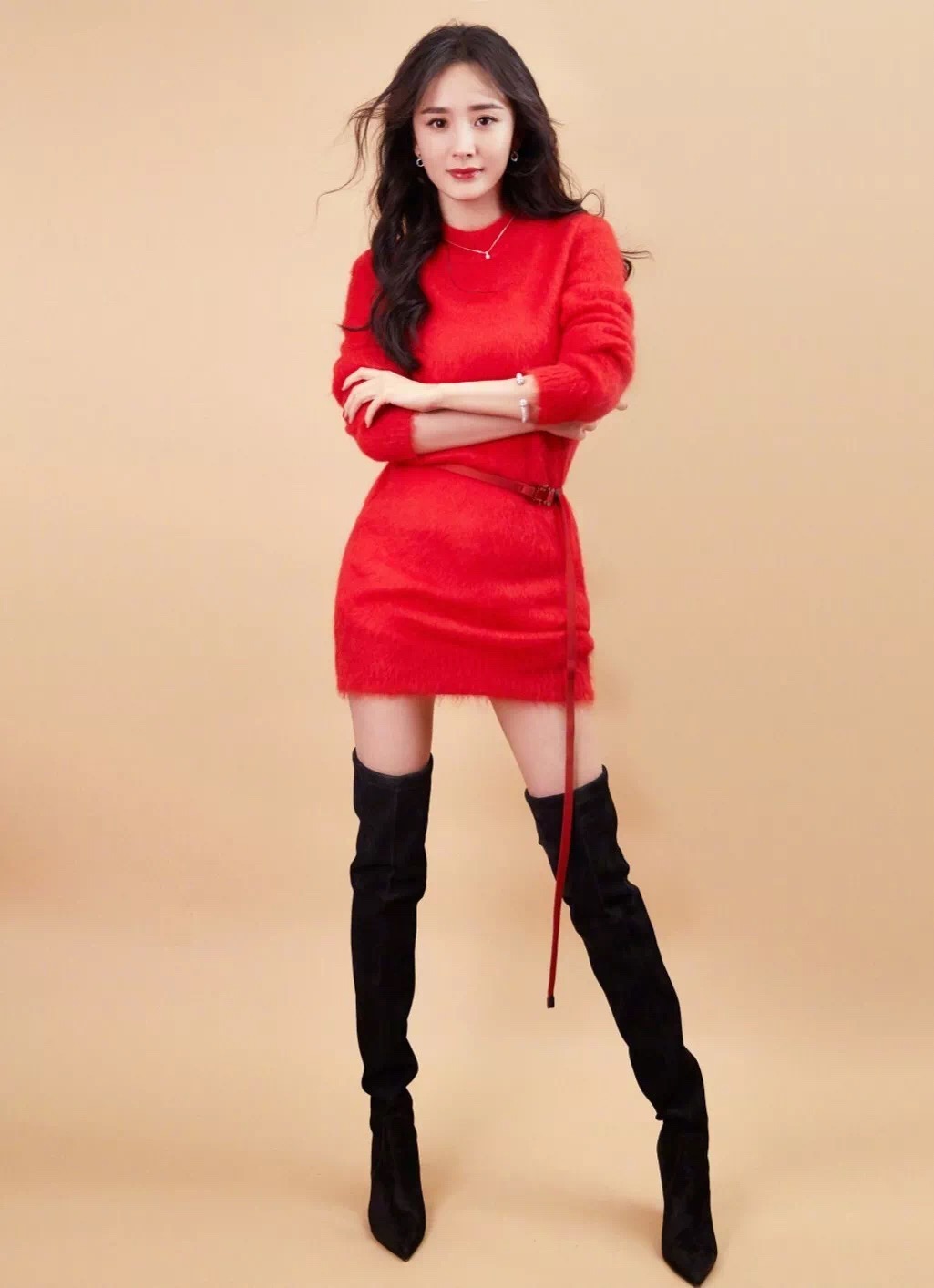 辣妈杨幂夏季最新街拍造型,杨幂秋季穿搭技巧