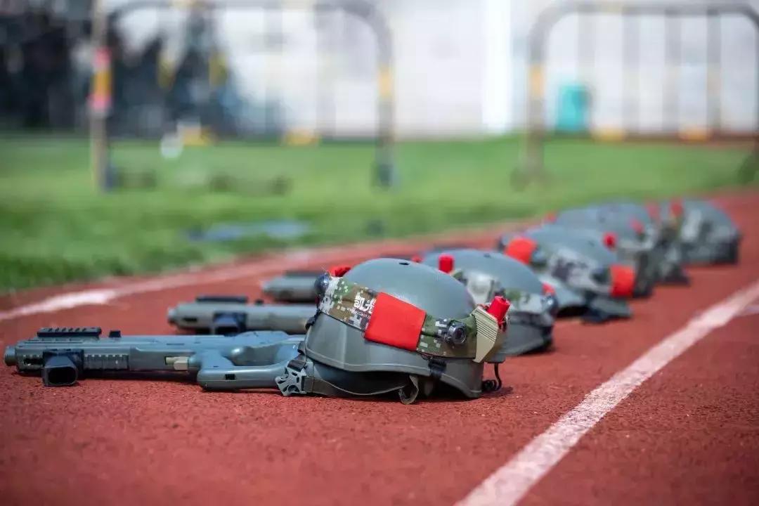 真人版穿越火线军训,有真人cs军训的大学