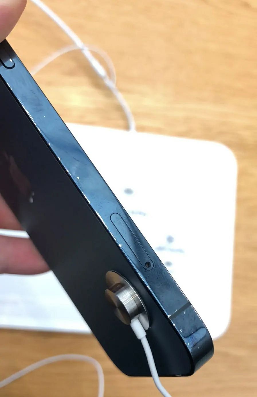 苹果谈iphone12边框掉漆,iphone12边框掉漆严重