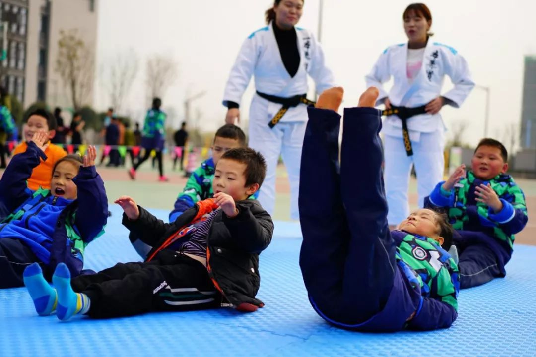 天府四中23摇号比例,成都三中摇中概率