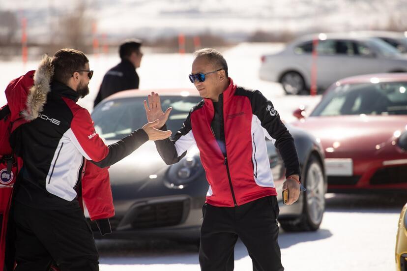 保时捷911turbos漂移,保时捷panamera雪地模式怎么开