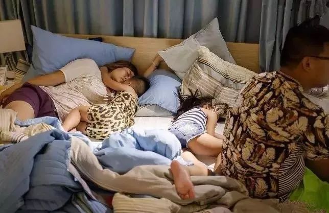 男子在宜家脱鞋试睡,宜家蹭睡为什么不能驱赶