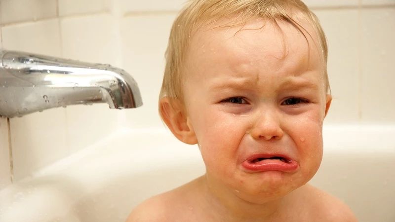 孩子老有流不完的鼻涕是咋回事,小孩没感冒老是流鼻涕怎么回事