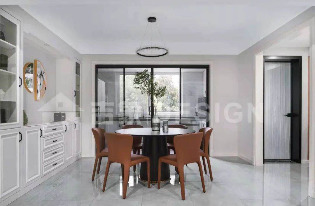 家庭餐桌如何配菜品好看,家庭聚餐实用的餐桌