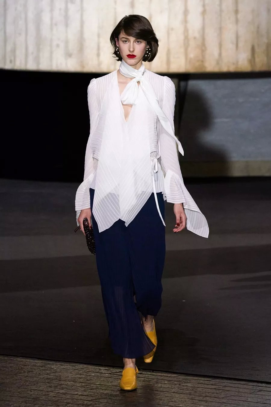 2019伦敦时装周时髦的冬天穿搭,2020年伦敦时装周视频