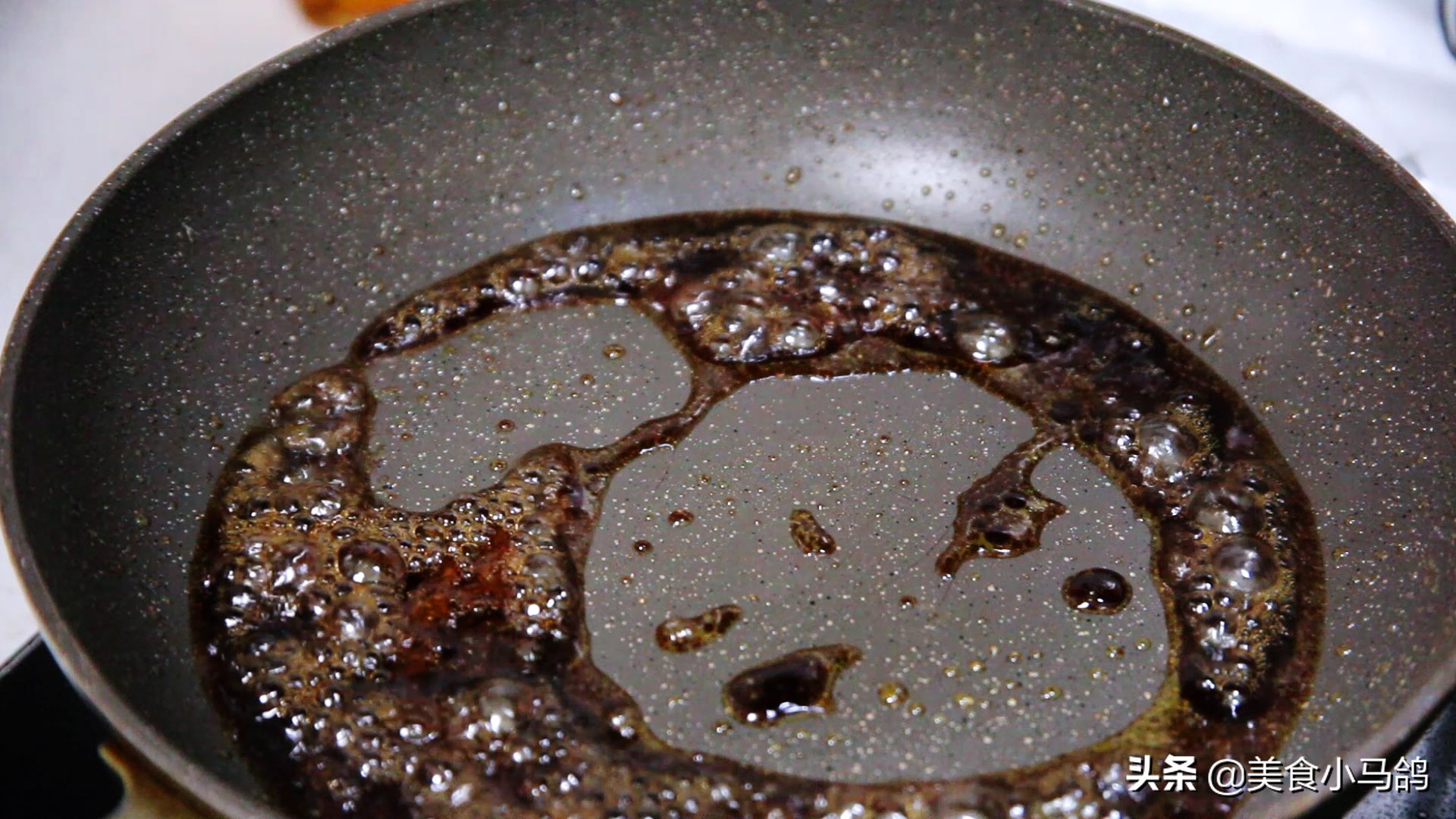 糖醋排骨如何烧出汁,糖醋排骨怎么熬制脱骨