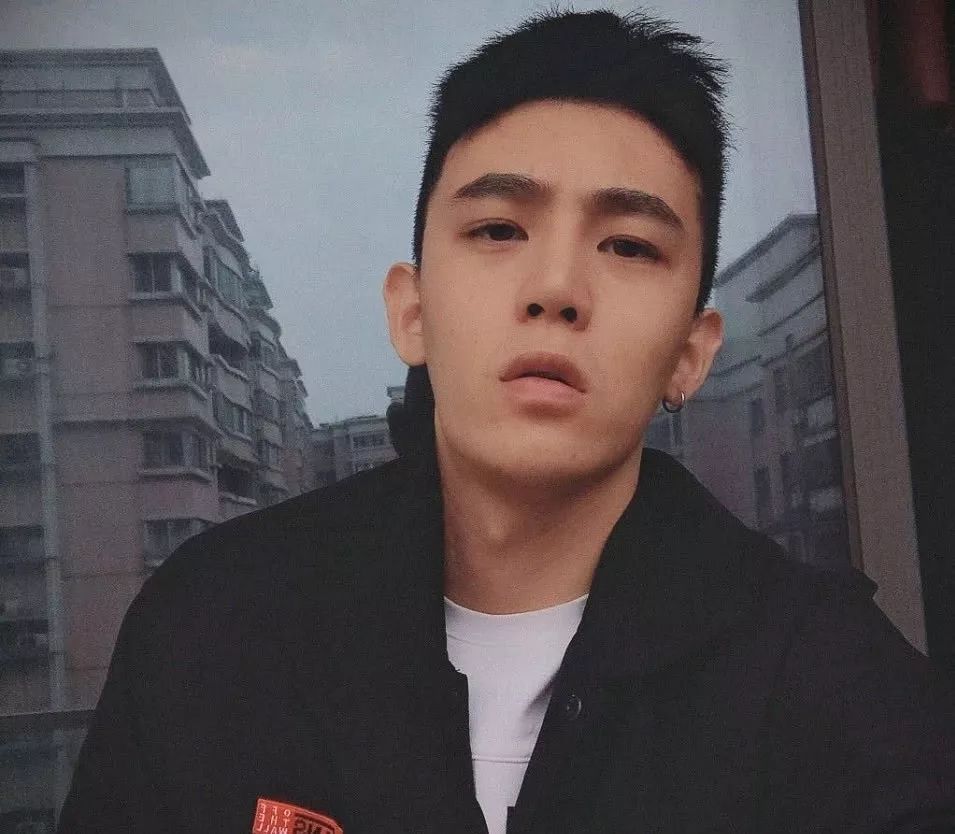 男发两侧不露头皮修剪技巧,男生发质细软塌适合怎么剪