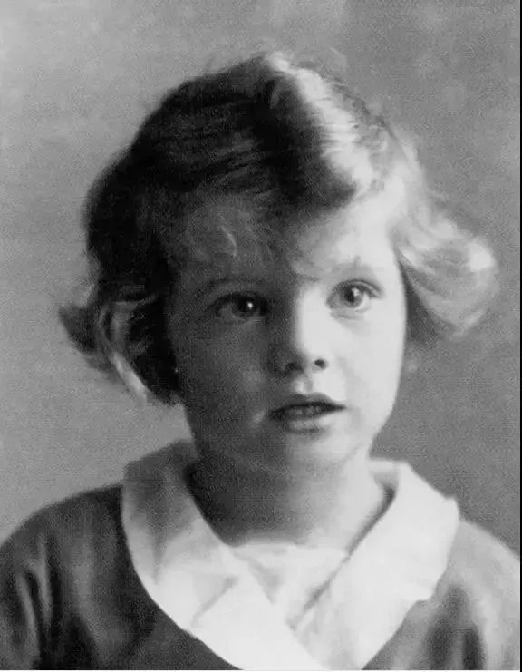 装妆美资讯馆|是谁?让赫本比梦露更美丽?