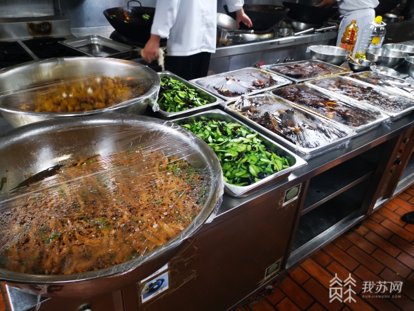 南京隔离点一日三餐,记者探访武汉隔离病房视频