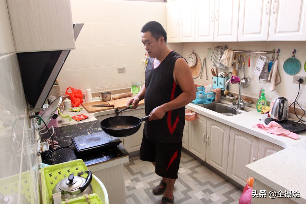 我18岁开始喂兔，20年没赚钱；只因遇到他，让我盖楼房买新车