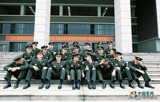 专科生当兵真的有前途吗,上完专科去当兵好还是直接去好