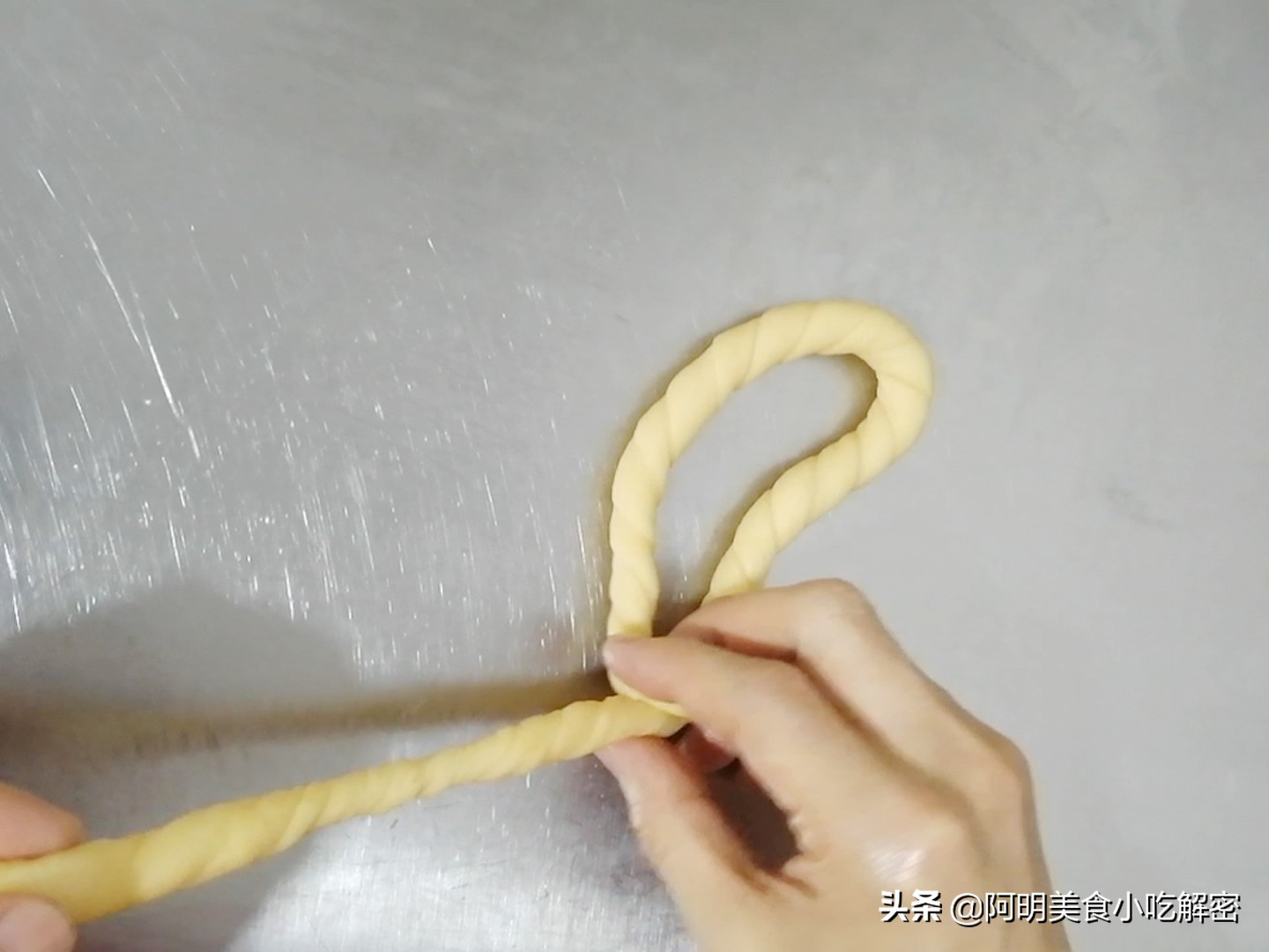 软麻花的做法和配方的全过程,软麻花做法和配方视频