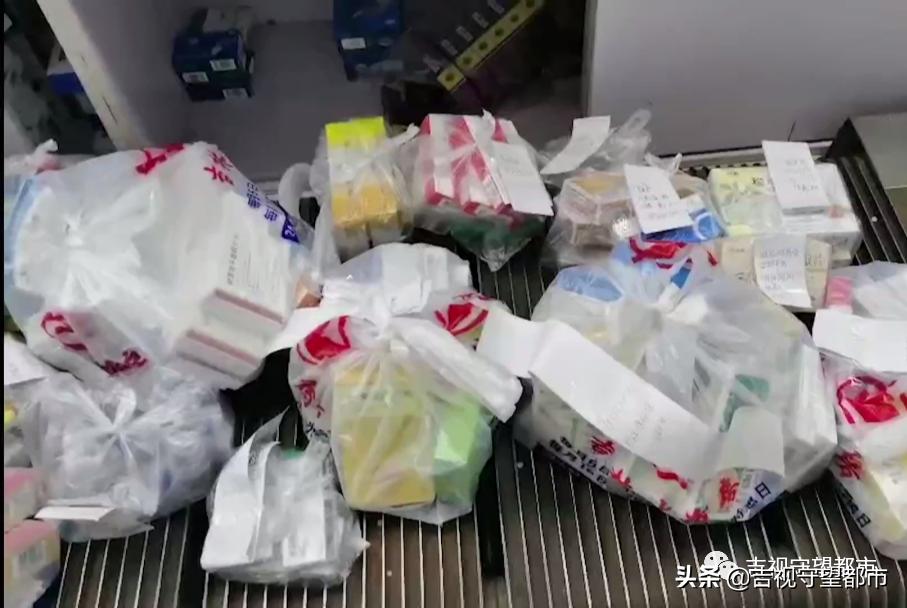 记者采访记录仪,记者探访超市送货到社区