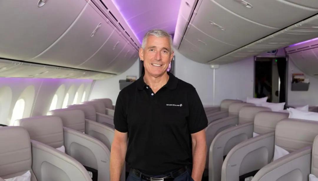 空姐失业后去超市打工，一条抖音视频火了！这是现在最好的活法？