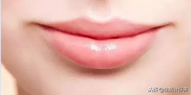 嘴唇发白没有血色是因为什么,嘴唇没血色跟身体哪个器官有关系