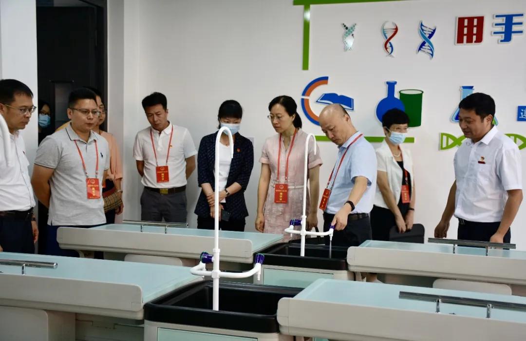 晋安区人大常委会视察福州七中“省一级达标高中”创建工作
