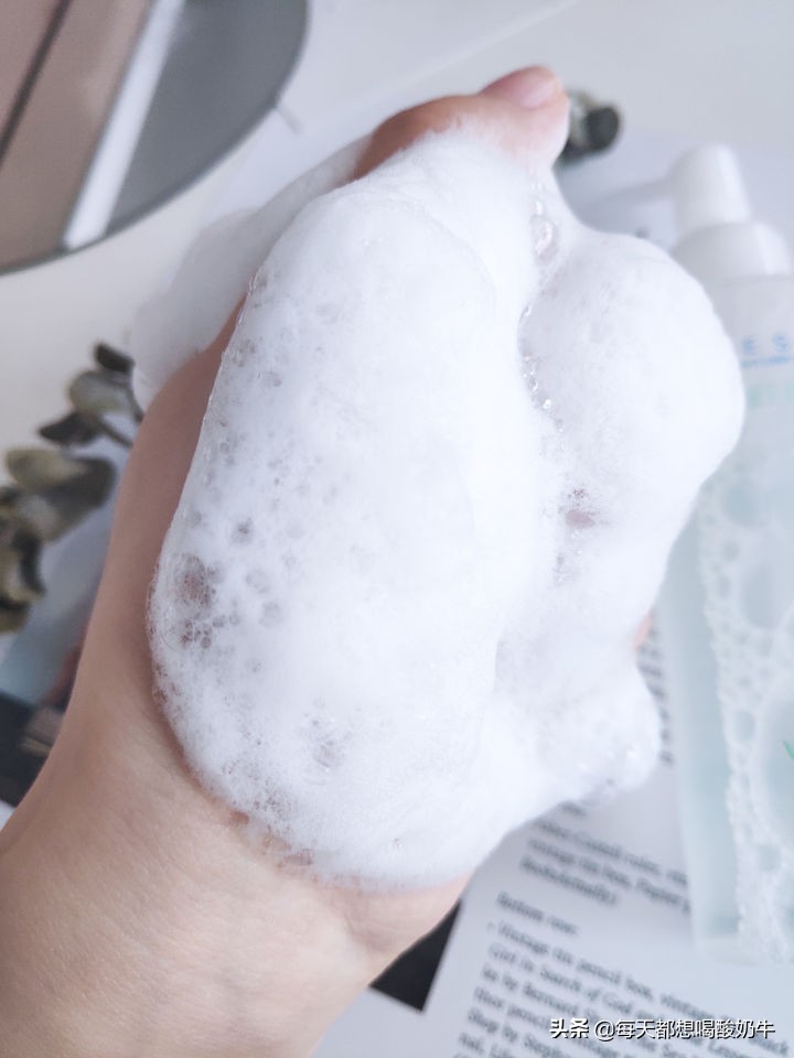 脸干长痘毛孔粗红血丝用什么修复,脸部泛红毛孔大怎么改善