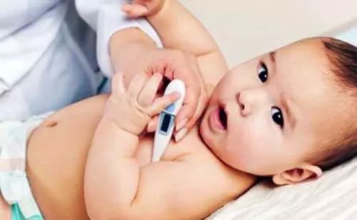 宝宝发烧反反复复怎么退烧才最快,小宝宝反复发烧退烧的正确方法