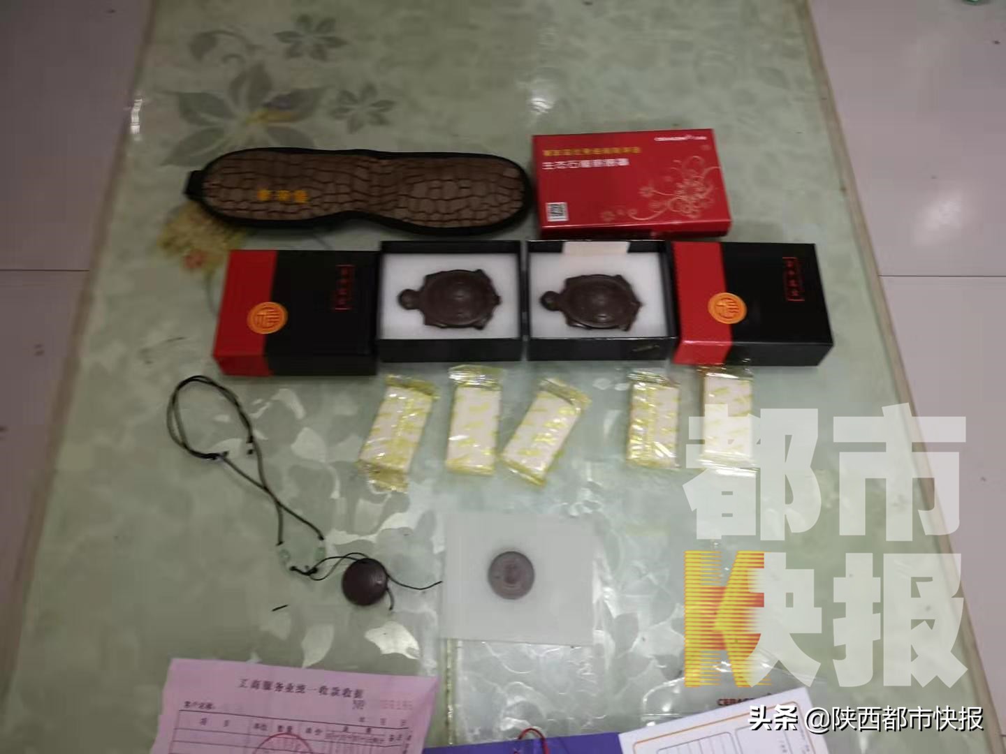 老人沉迷理疗馆,老人迷上了保健床怎么办