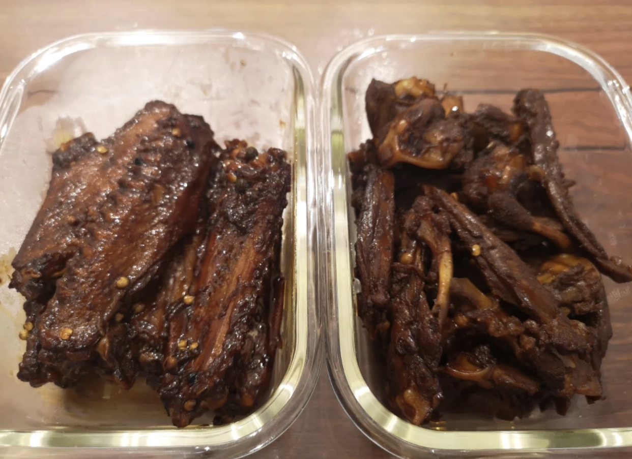 周黑鸭卤鸭翅和锁骨,周黑鸭甜辣卤鸭翅