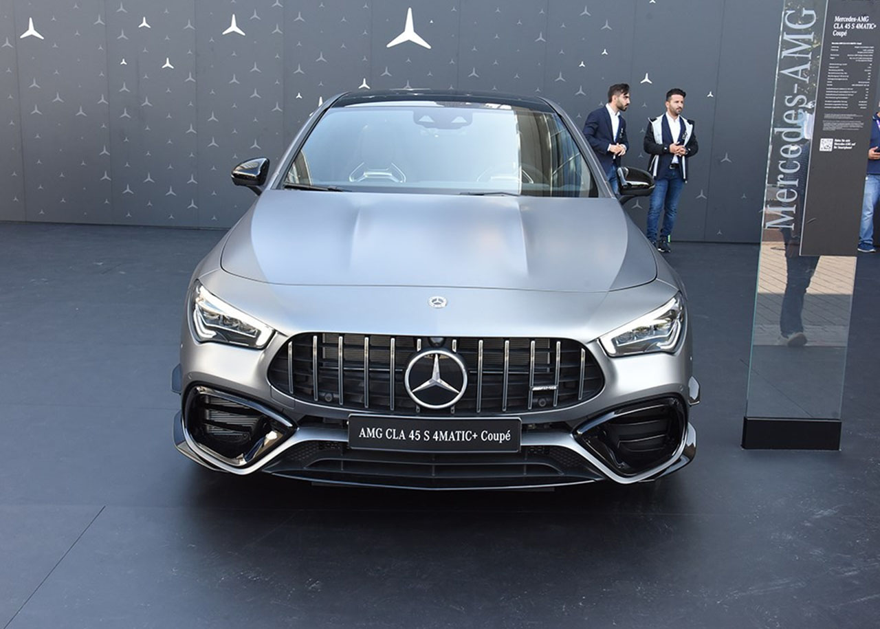 全新amgcla45s街拍,全新amgcla45配置