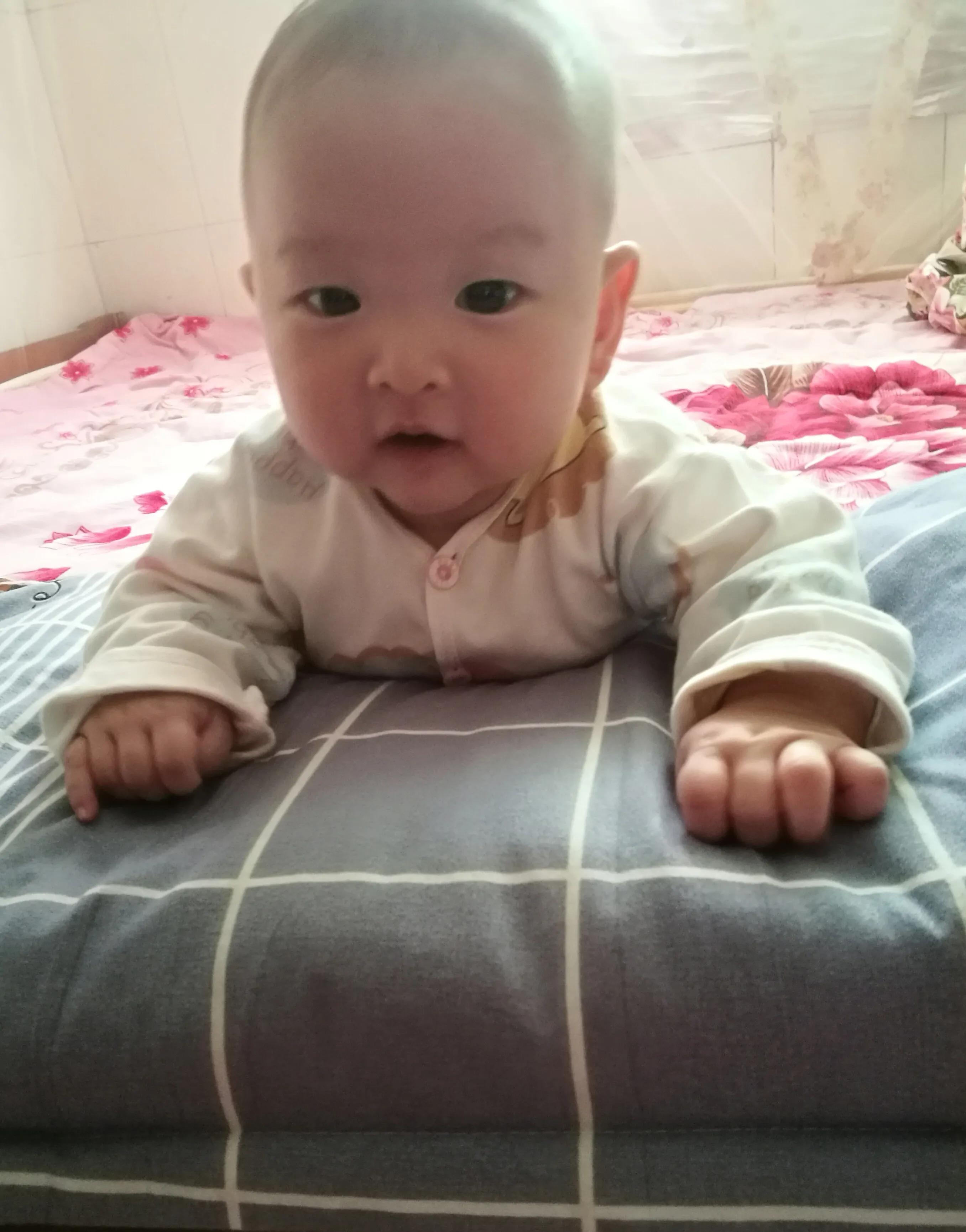 宝宝从出生要经历黄疸胀气,宝宝为什么会黄疸和湿疹