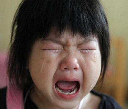 5岁女孩耳朵嗡嗡响怎么回事,5岁孩子喊耳朵疼紧急处理