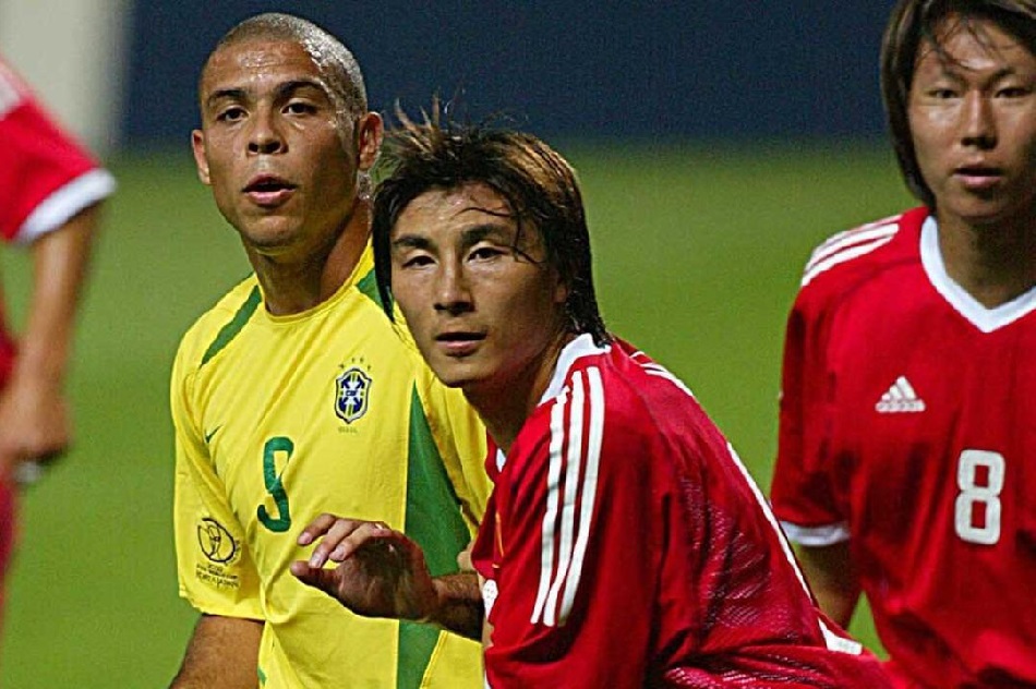 回顾国足过往冲击世界杯之路,2002年世界杯国足巅峰