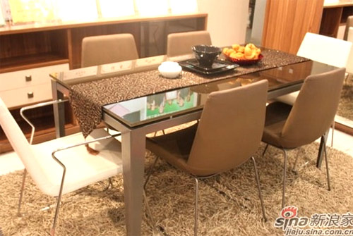 来家里聚餐什么餐桌好用,家用经常聚餐选多大的餐桌