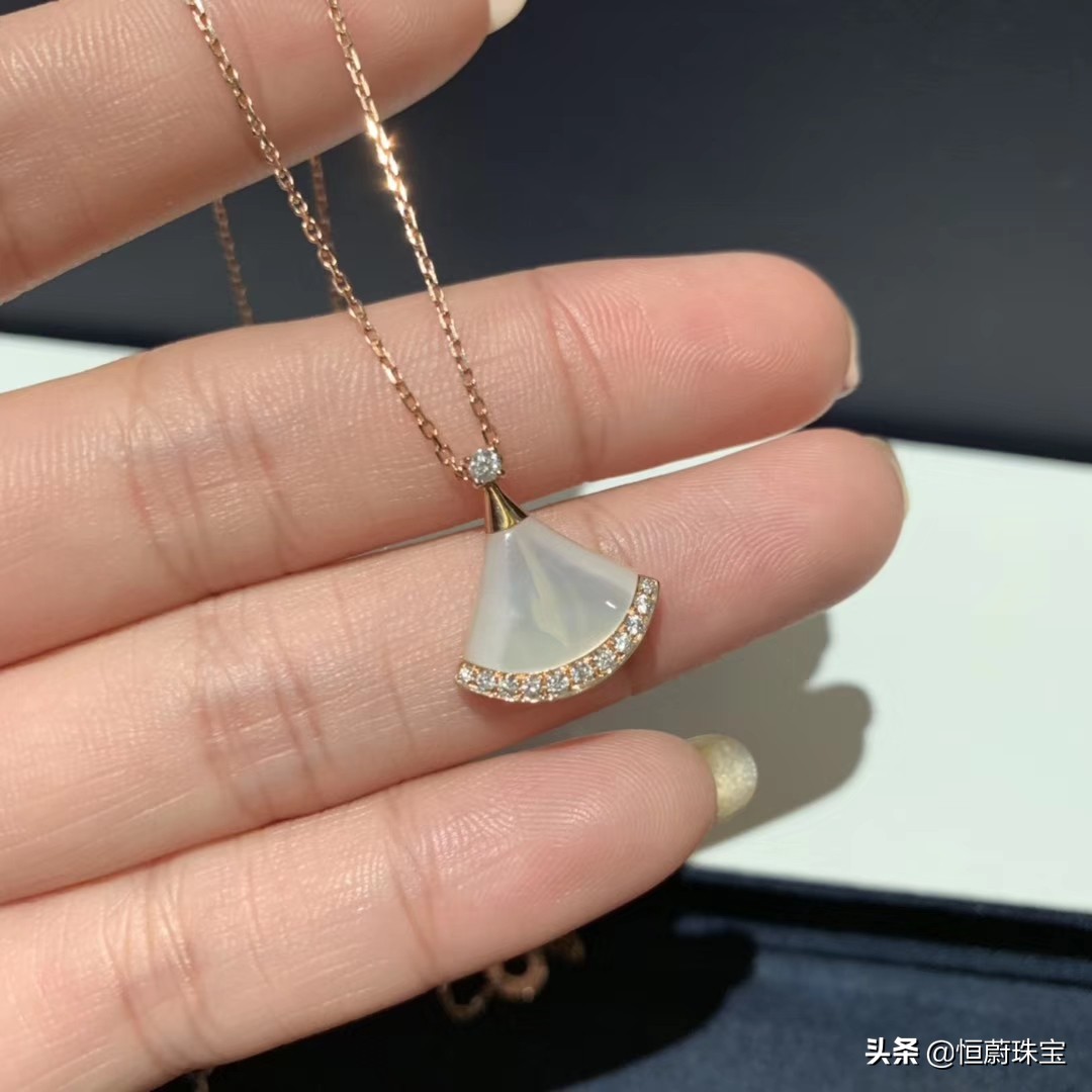 梵克雅宝四叶草灰色项链怎么保养,梵克雅宝四叶草项链怎么清洁