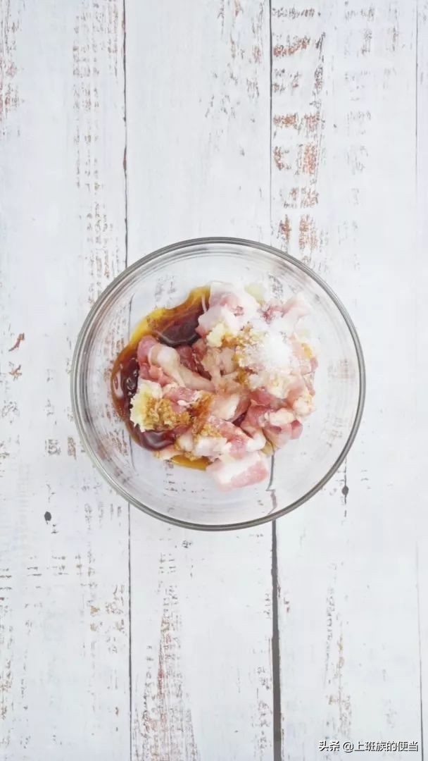 爱吃烤肉快收藏，自己在家做，肉嫩香辣，吃起来超级过瘾！